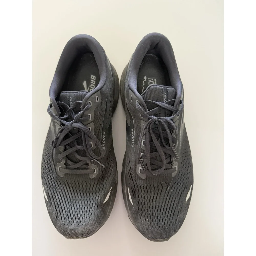 Brooks Ghost 15 Running Shoes size mens 12.5. SB23